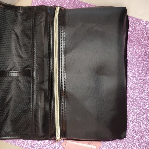 Juicy Couture 💘NWT💘 Shiny Gold Metallic Cosmetic Travel Bag with Hanger! - Picture 10 of 15